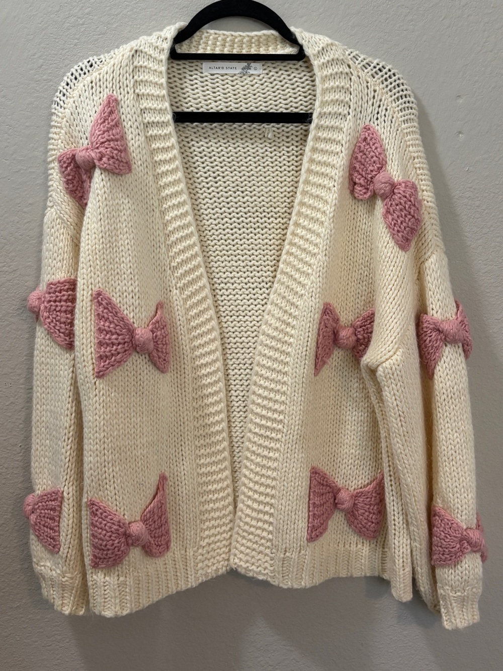 Altar’d State Cream Pink Bow Chunky Knit Cardigan Sweater Size Large
